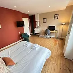 Au Coeur Du Quartier Historique - Maison Alternativi Hotel *