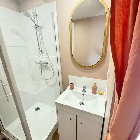 Hotel Au Coeur Du Quartier Historique - Maison Alternativi