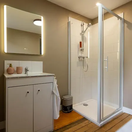 Hotel Au Coeur Du Quartier Historique - Maison Alternativi