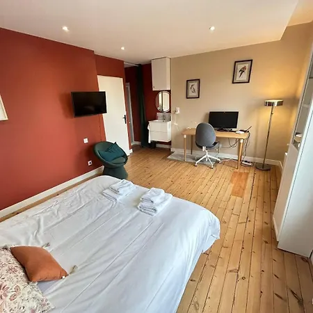 Au Coeur Du Quartier Historique - Maison Alternativi Hotel *