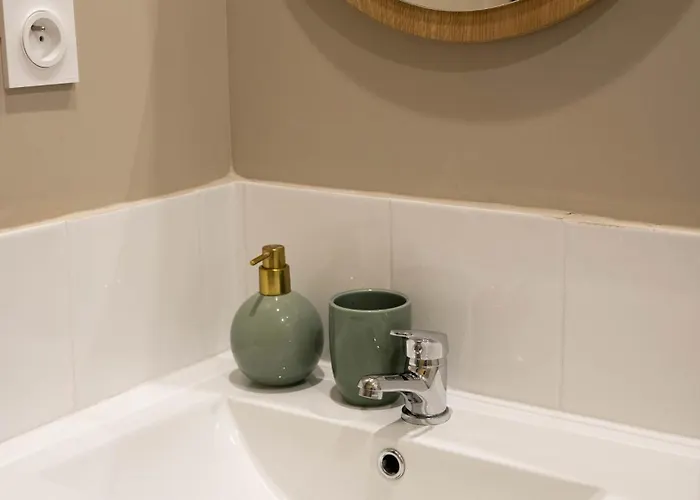 Au Coeur Du Quartier Historique - Maison Alternativi Otel *