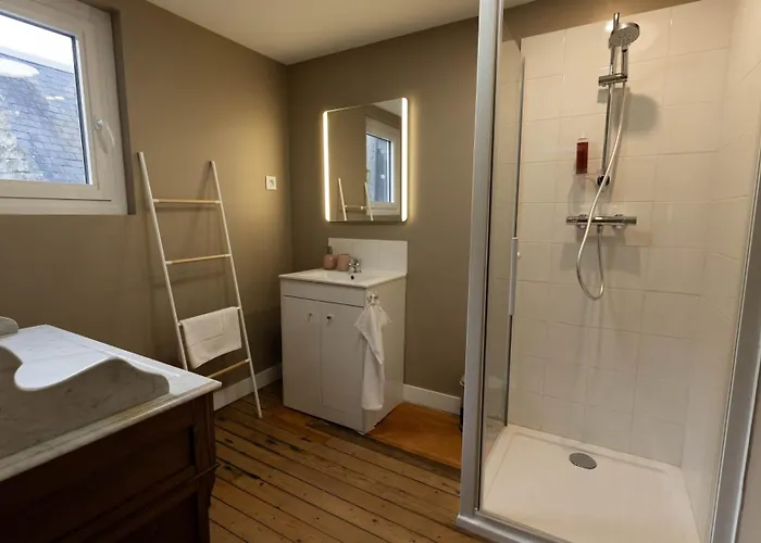 Au Coeur Du Quartier Historique - Maison Alternativi