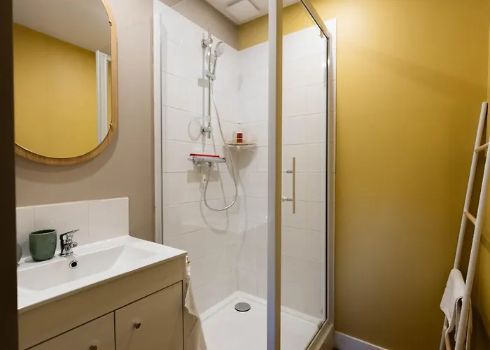 Au Coeur Du Quartier Historique - Maison Alternativi Otel *