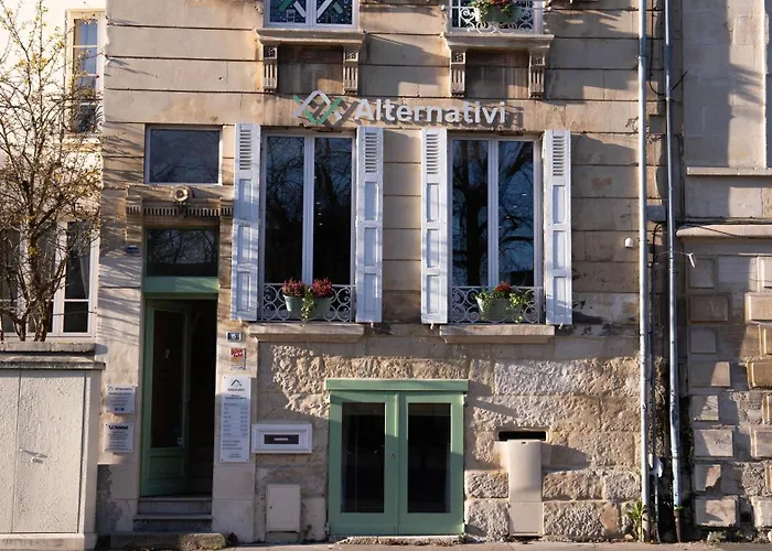 Au Coeur Du Quartier Historique - Maison Alternativi
