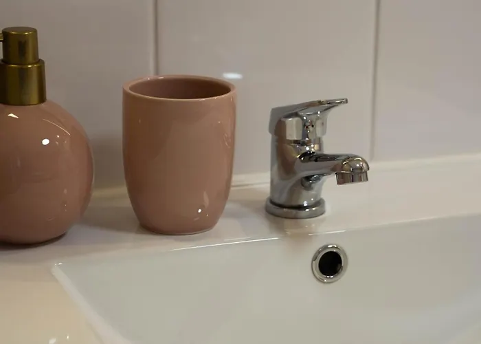 Au Coeur Du Quartier Historique - Maison Alternativi