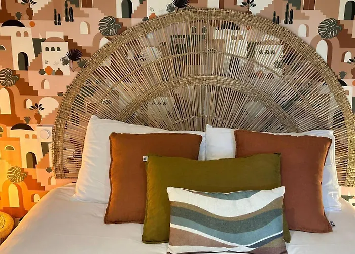 Hotel Au Coeur Du Quartier Historique - Maison Alternativi *