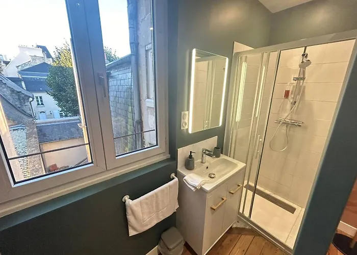 Hotel Au Coeur Du Quartier Historique - Maison Alternativi *